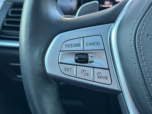 Used 2025 BMW X7 xDrive40i w/ Parking Assistance Package image 30