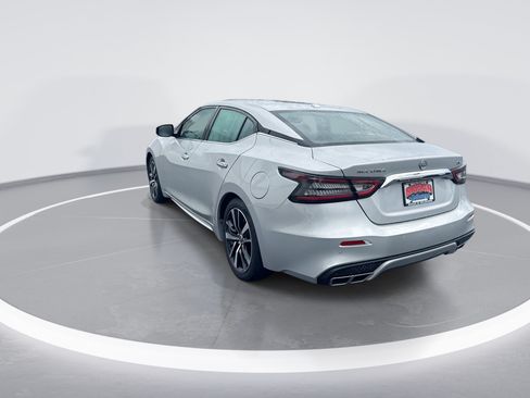 Used 2023 Nissan Maxima SV w/ Floor Mat Group FWD image 6