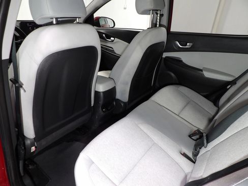 Used 2023 Hyundai Kona SE FWD image 12