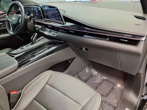 Used 2024 Cadillac Escalade Sport AWD/4WD image 9