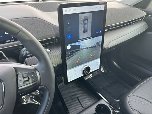 Used 2023 Ford Mustang Mach-E Premium image 19