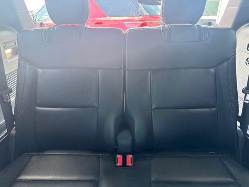 Used 2020 Ford Explorer XLT w/ Equipment Group 202A RWD image 28