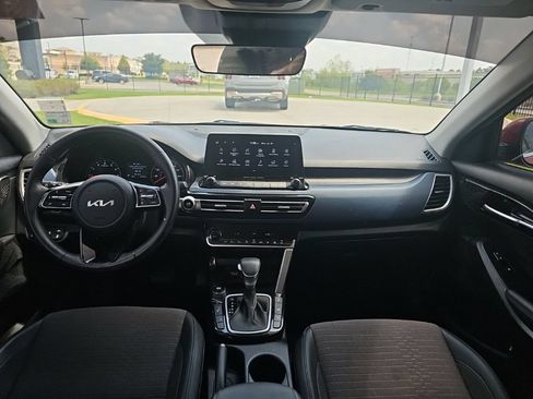 Used 2023 Kia Seltos S w/ Navigation Package AWD/4WD image 25