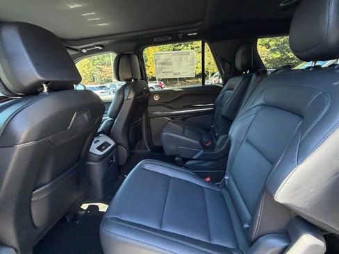 New 2025 Lincoln Navigator L Reserve w/ Jet Appearance Package image 12