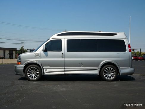 Used 2021 Chevrolet Express 2500 LS w/ Enhanced Convenience Package image 13