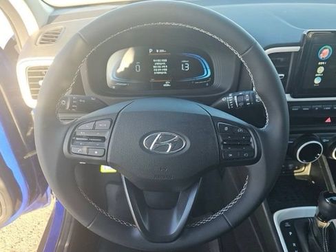 Certified 2025 Hyundai Venue Limited FWD image 16
