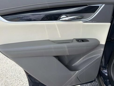 Used 2024 Cadillac XT6 Premium Luxury w/ Technology Package FWD image 35