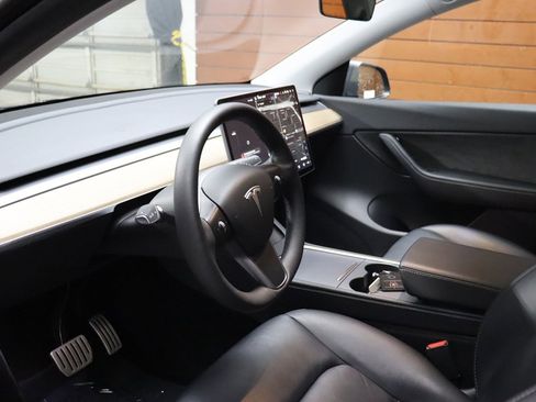 Used 2022 Tesla Model Y Performance image 22