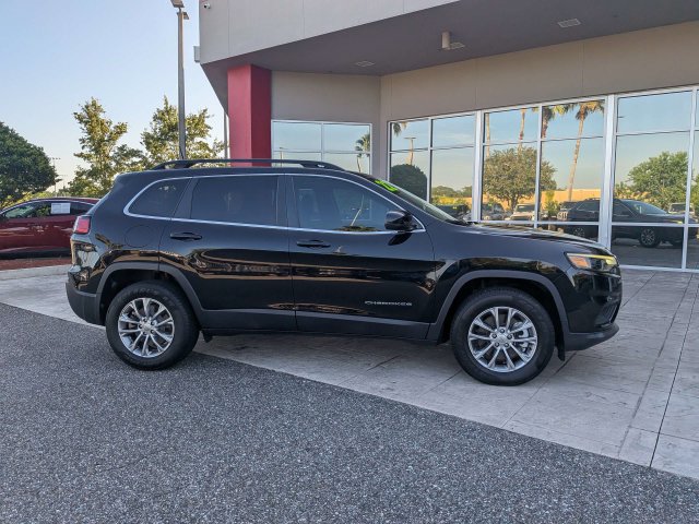 Used 2022 Jeep Cherokee Latitude Lux AWD/4WD image 3