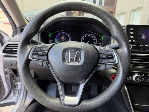 Used 2020 Honda Accord Hybrid image 19