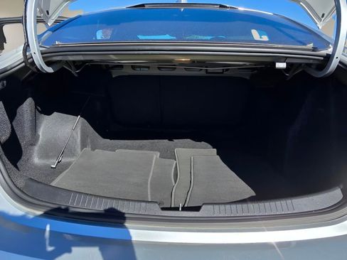 Used 2021 Chevrolet Malibu LT image 30