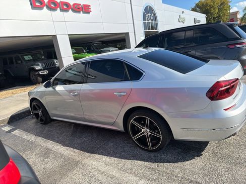 Used 2018 Volkswagen Passat 2.0T SE image 7