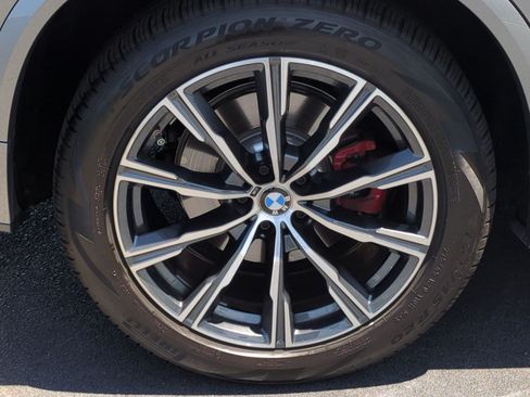 Used 2024 BMW X5 xDrive40i w/ M Sport Package AWD/4WD image 13