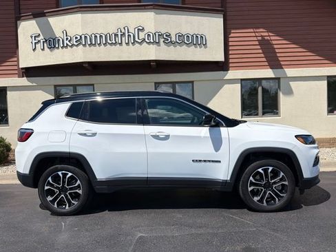 Used 2023 Jeep Compass Limited AWD/4WD image 7