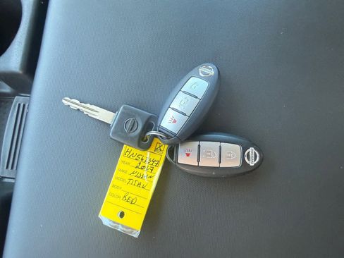 Certified 2017 Nissan Titan S image 29