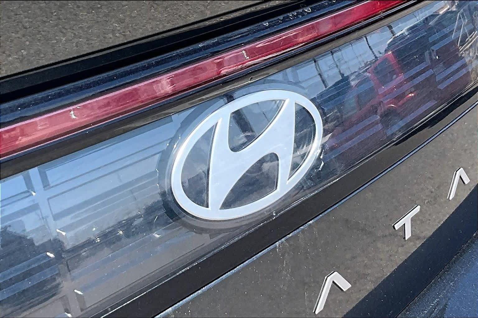 Used 2025 Hyundai Sonata SEL FWD image 28