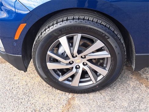 Used 2023 Chevrolet Equinox Premier image 9