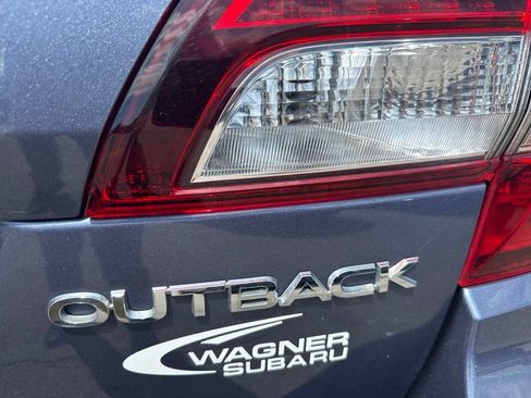 Used 2018 Subaru Outback 2.5i Premium AWD/4WD image 6