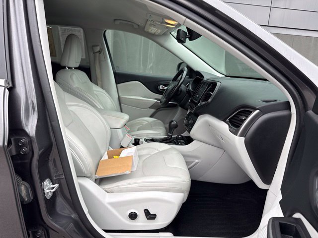 Used 2019 Jeep Cherokee Limited AWD/4WD image 10