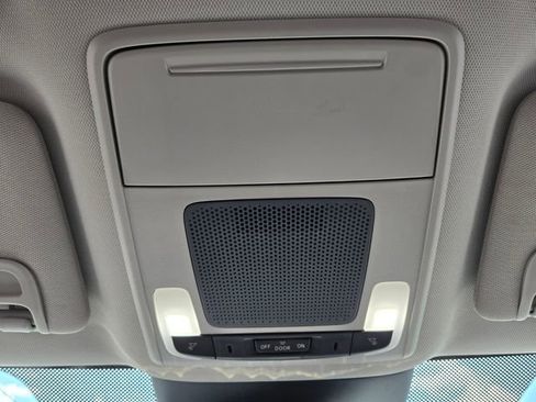 Used 2025 Honda Pilot EX-L image 26