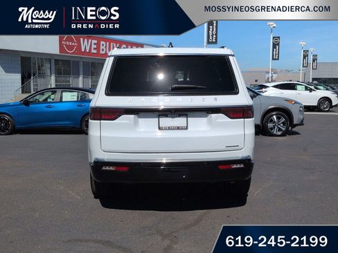 Used 2024 Jeep Wagoneer Series II w/ Flexible Seating Group image 8