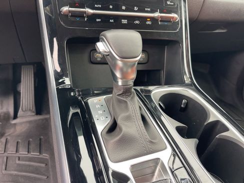 Used 2024 Kia Carnival SX Prestige FWD image 17