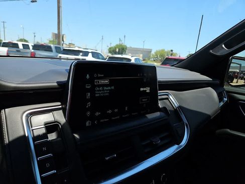 Used 2023 Chevrolet Suburban Z71 w/ Luxury Package AWD/4WD image 24