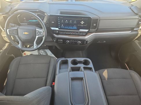 Used 2026 Chevrolet Silverado 1500 LT AWD/4WD image 9