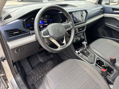 Used 2024 Volkswagen Taos SE FWD image 17