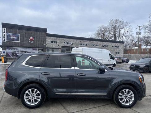 Used 2020 Kia Telluride LX AWD/4WD image 8