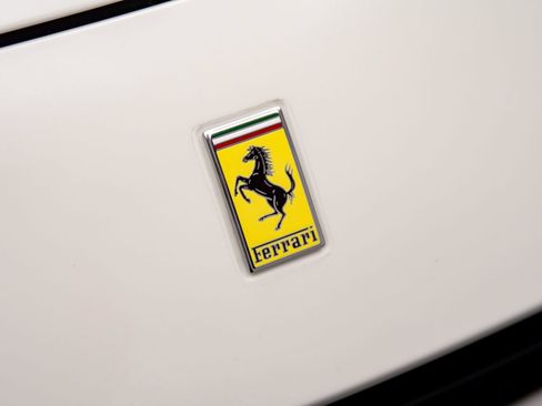 Used 2016 Ferrari California T RWD image 33