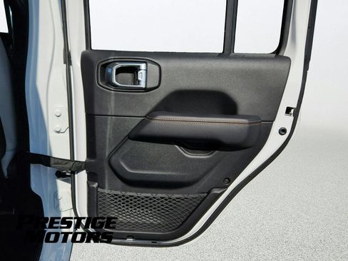 Used 2021 Jeep Gladiator Mojave AWD/4WD image 29