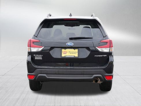 Used 2024 Subaru Forester Premium image 6