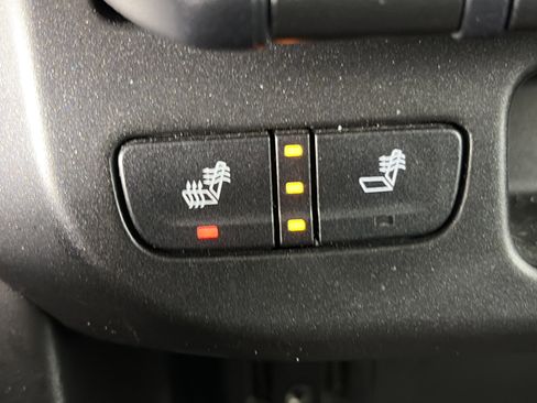 Used 2022 GMC Canyon Elevation w/ Elevation Premium Package image 25