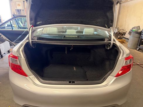 Used 2012 Toyota Camry LE FWD image 18