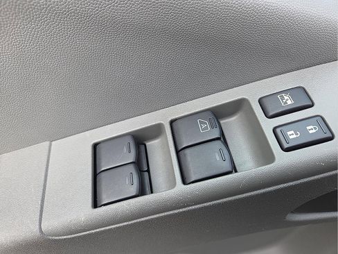 Used 2021 Nissan Frontier SV w/ SV Utility Package image 15