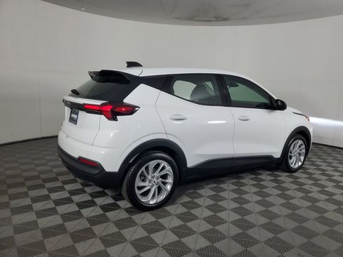 New 2027 Chevrolet Bolt LT w/ Comfort Package FWD image 4