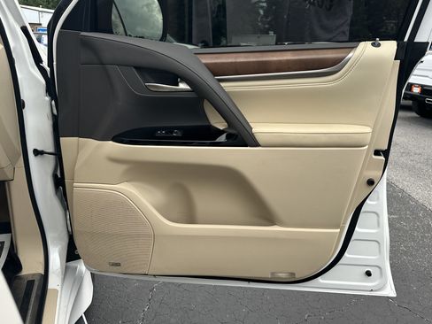 Used 2018 Lexus LX 570 4WD w/ Luxury Package image 15