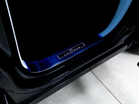 New 2026 Rolls-Royce Cullinan Black Badge image 24