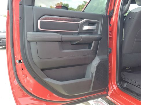 Used 2024 RAM 2500 Big Horn w/ Safety Group image 21