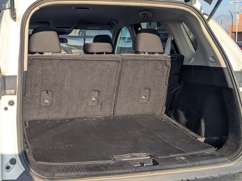 Used 2021 Nissan Rogue S image 29