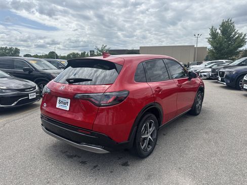 Certified 2024 Honda HR-V EX-L image 4