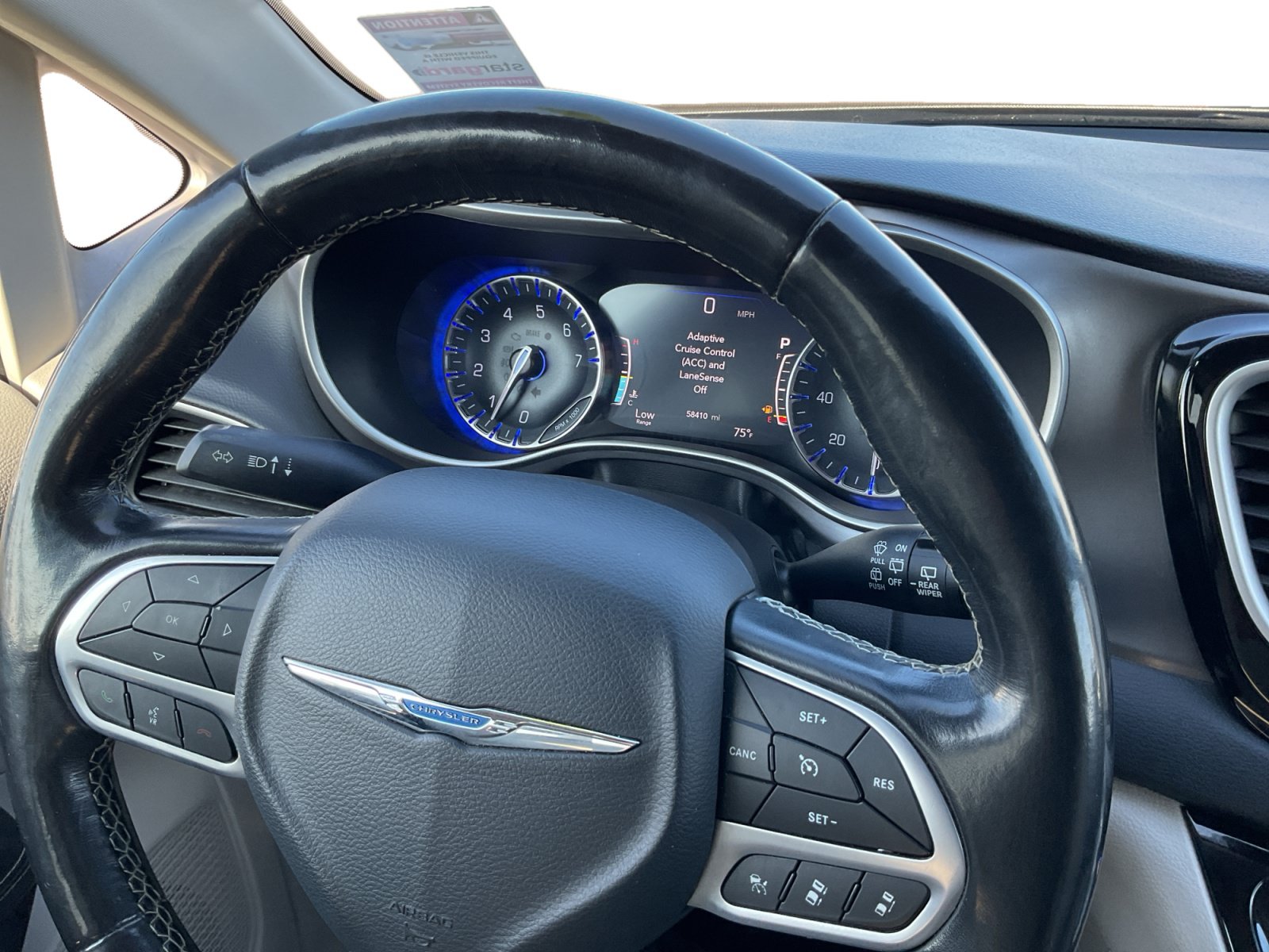 Used 2021 Chrysler Pacifica Touring-L FWD image 12
