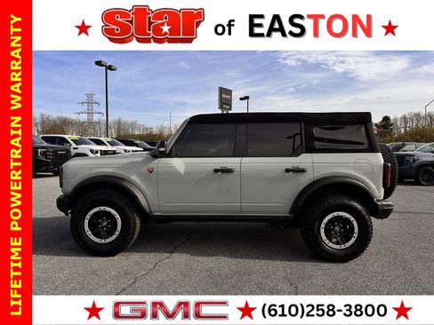 Used 2023 Ford Bronco Badlands image 5