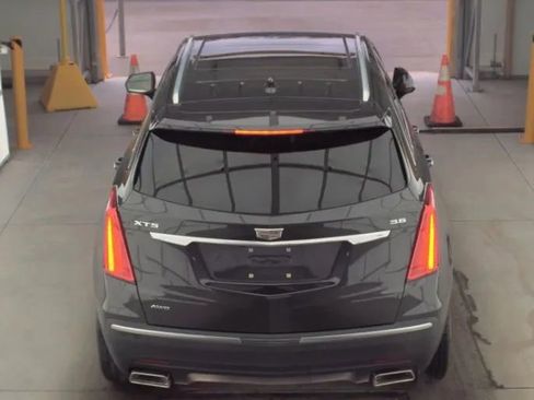 Used 2018 Cadillac XT5 Premium Luxury AWD/4WD image 11