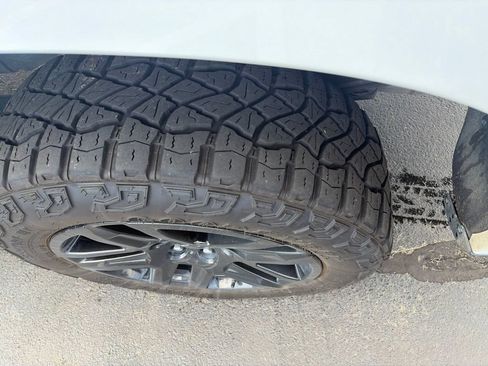 Used 2024 Chevrolet Silverado 1500 LT Trail Boss w/ LT Trail Boss Premium Package AWD/4WD image 9
