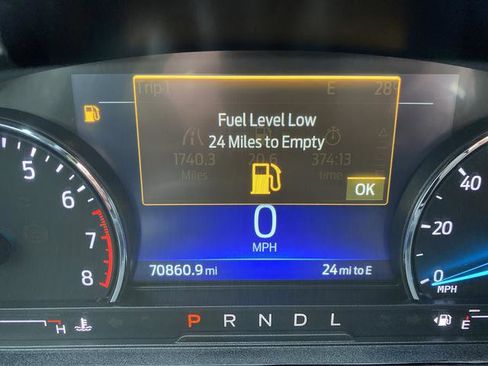 Used 2022 Ford Explorer XLT w/ Equipment Group 202A image 6