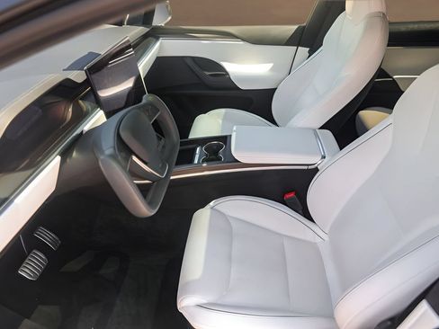 Used 2022 Tesla Model X Plaid AWD/4WD image 9