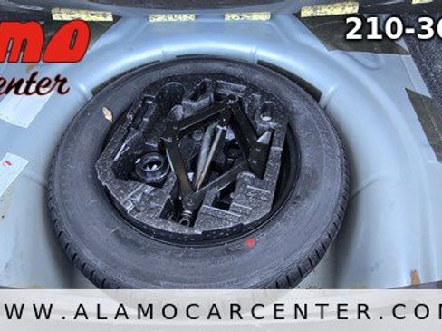 Used 2012 Volkswagen Jetta SEL image 28