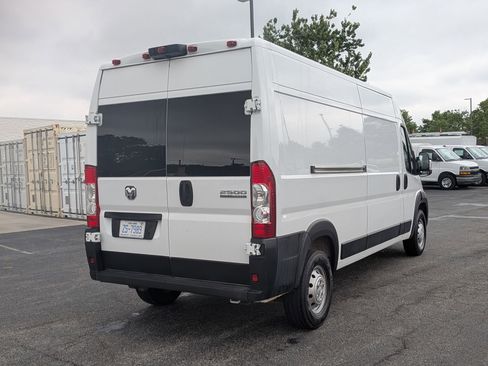 Used 2023 RAM ProMaster 2500 FWD image 9